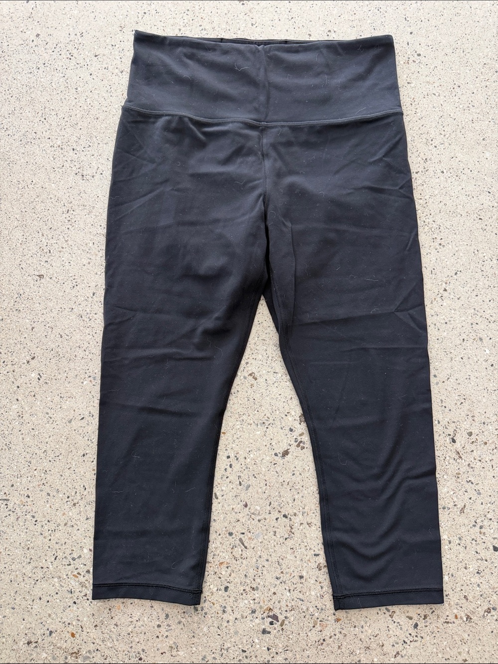 Athleta Elation black Capri Tights size medium